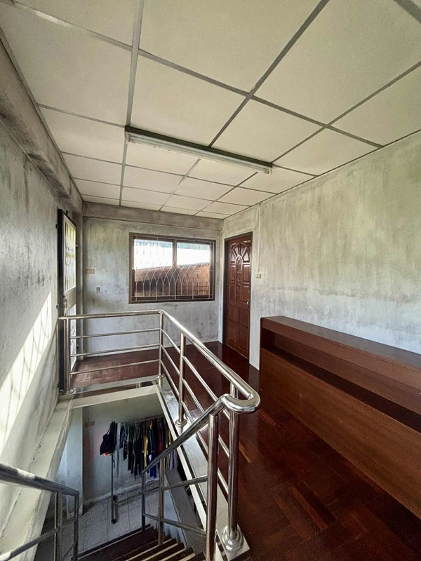 ขายตึกแถว อาคารพาณิชย์ 2 ชั้น 48 ตร.ว. ทำเลทอง ต.เชิงทะเล อ.ถลาง จ.ภูเก็ต โทร 065-8785994 เจ้าของขายเอง-ต่อรองได้