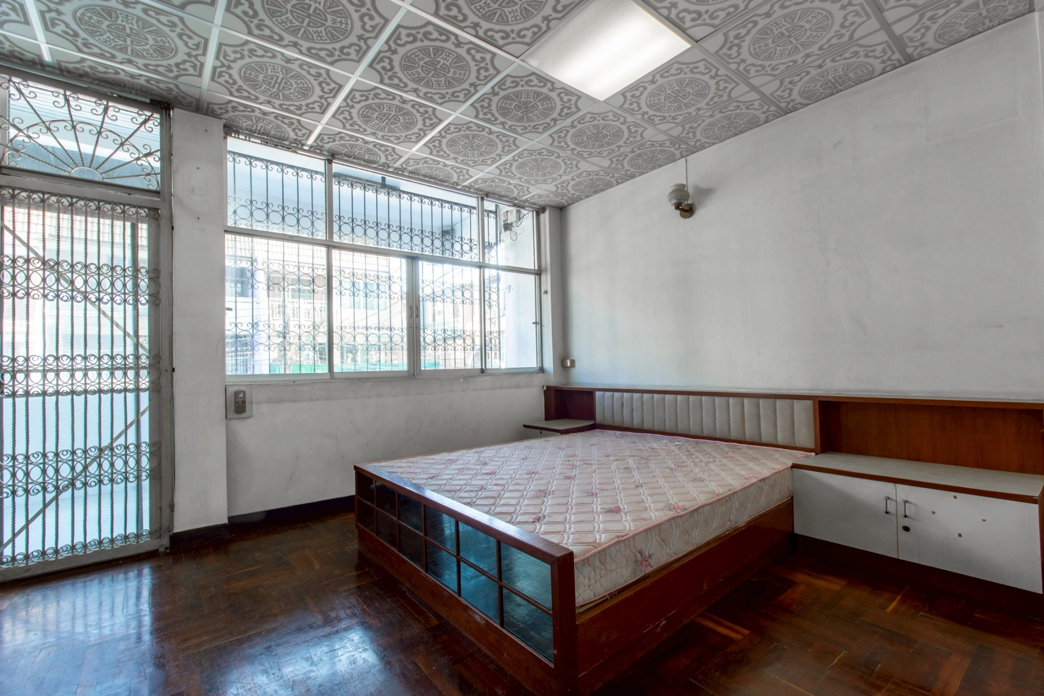 บ้านทาวน์โฮม 3 ชั้นบน “ทำเลที่หาไม่ได้แล้ว” กลางสาทร-เย็นอากาศ-พระราม 4 ซอยศรีบำเพ็ญ