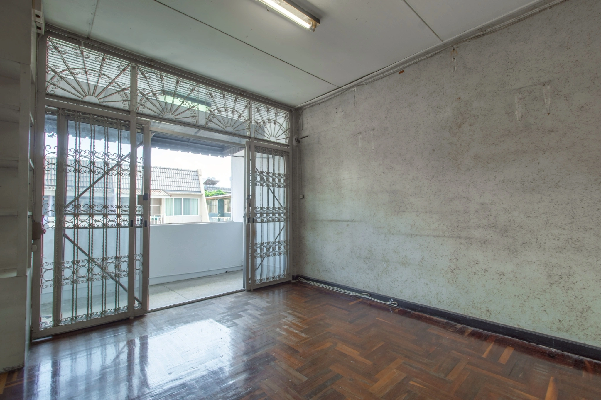 บ้านทาวน์โฮม 3 ชั้นบน “ทำเลที่หาไม่ได้แล้ว” กลางสาทร-เย็นอากาศ-พระราม 4 ซอยศรีบำเพ็ญ