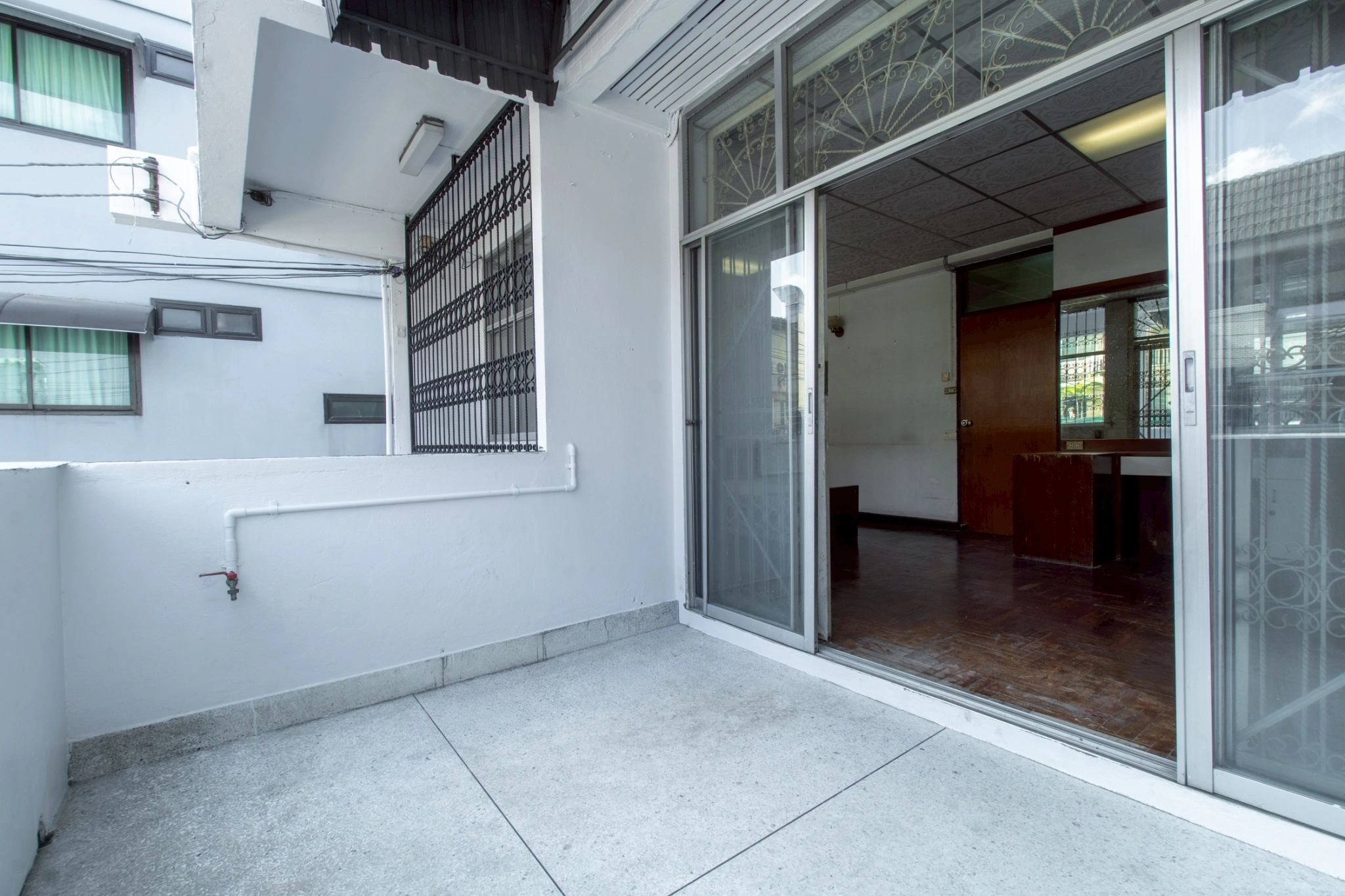 บ้านทาวน์โฮม 3 ชั้นบน “ทำเลที่หาไม่ได้แล้ว” กลางสาทร-เย็นอากาศ-พระราม 4 ซอยศรีบำเพ็ญ