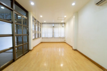 บ้านทาวน์โฮม 3 ชั้นบน “ทำเลที่หาไม่ได้แล้ว” กลางสาทร-เย็นอากาศ-พระราม 4 ซอยศรีบำเพ็ญ