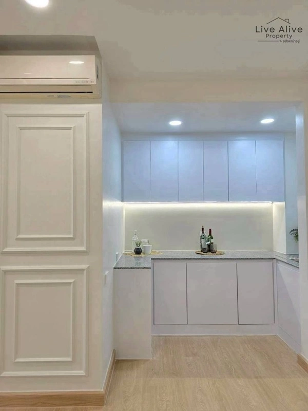 ขายคอนโด The IRIS Rama 9 - Srinakarin ใกล้เดอะมอลล์ รามคำแหง เฟอร์ครบ พร้อมเข้าอยู่ โทร 085-8266936