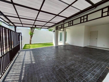 ปริญญดา เกษตร-นวมินทร์ แจ่มจันทร์ (หลังมุม)