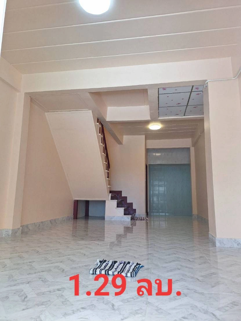 ขายถูก ทาวน์เฮ้าส์ 2 ชั้น ชุมชนประชาสำราญ หนองจอก รีโนเวทใหม่หมดทั้งหลัง