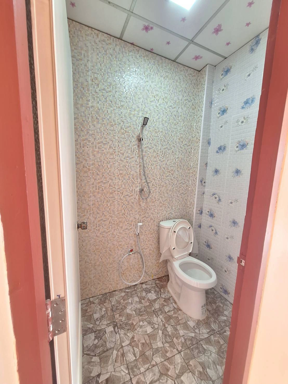 ขายถูก ทาวน์เฮ้าส์ 2 ชั้น ชุมชนประชาสำราญ หนองจอก รีโนเวทใหม่หมดทั้งหลัง