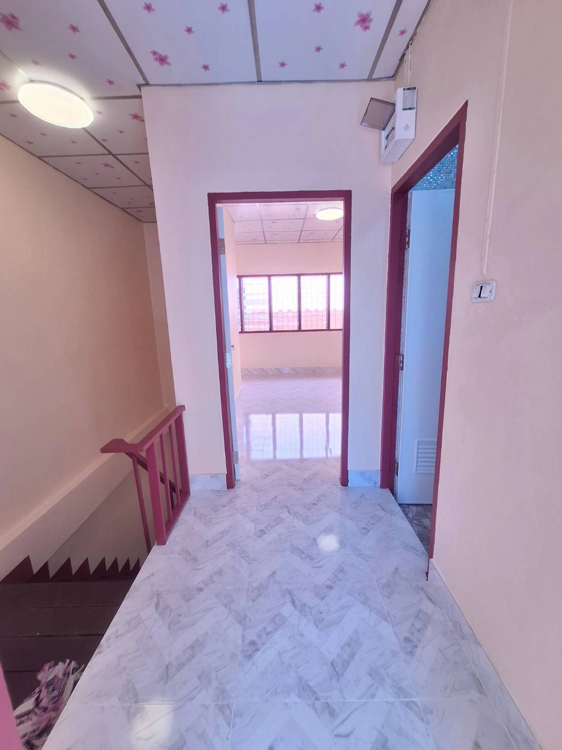 ขายถูก ทาวน์เฮ้าส์ 2 ชั้น ชุมชนประชาสำราญ หนองจอก รีโนเวทใหม่หมดทั้งหลัง