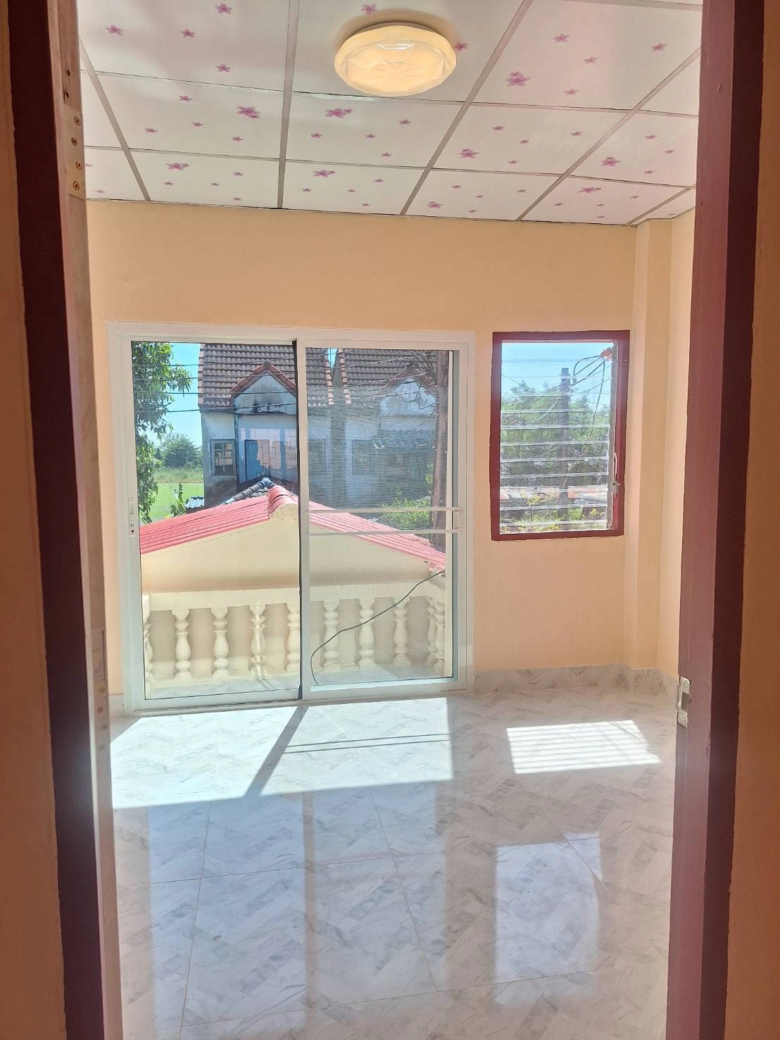 ขายถูก ทาวน์เฮ้าส์ 2 ชั้น ชุมชนประชาสำราญ หนองจอก รีโนเวทใหม่หมดทั้งหลัง