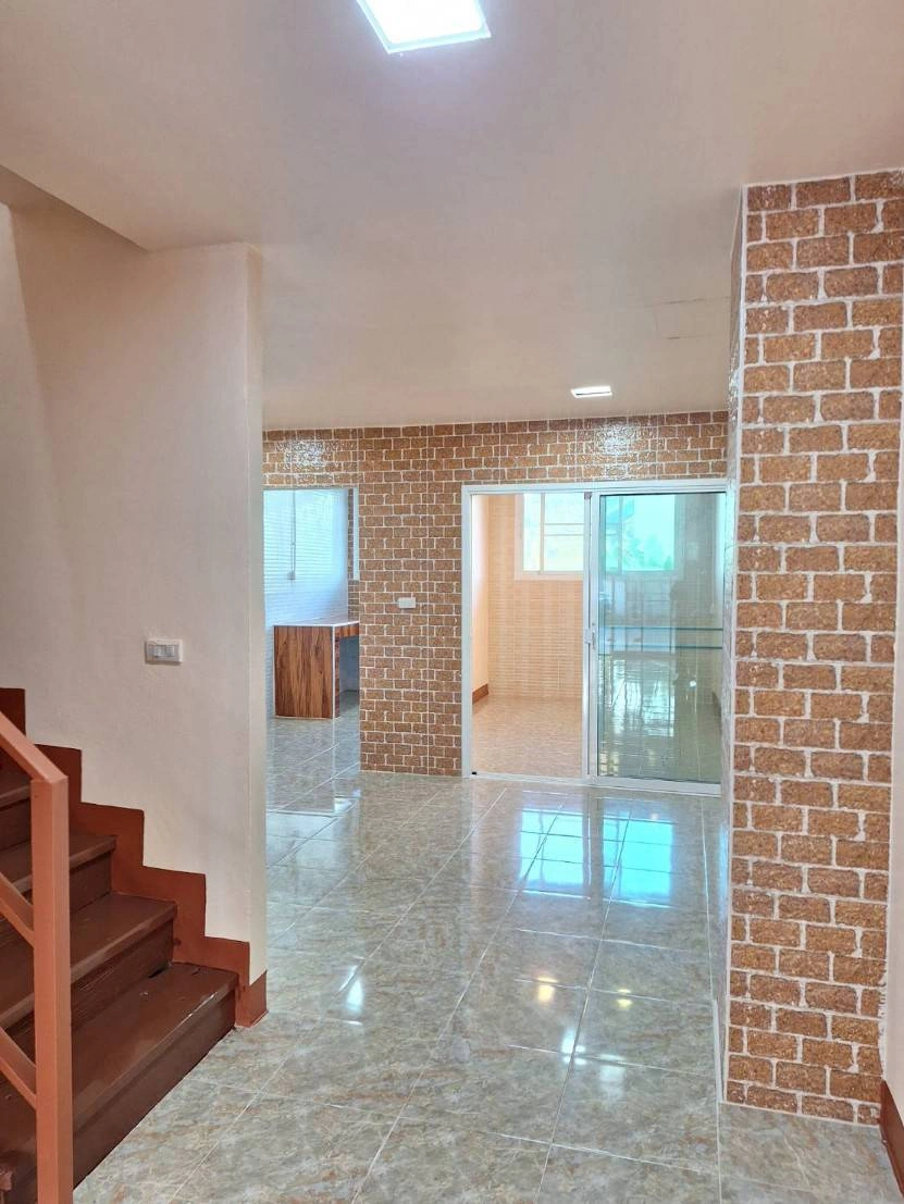 ขายบ้านทาวน์เฮ้าส์ รีโนเวทใหม่ หมู่บ้านบุราพันธ์ หนองจอก