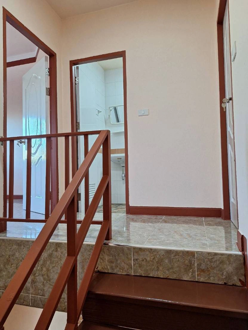 ขายบ้านทาวน์เฮ้าส์ รีโนเวทใหม่ หมู่บ้านบุราพันธ์ หนองจอก