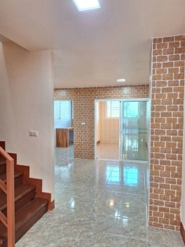 ขายบ้านทาวน์เฮ้าส์ รีโนเวทใหม่ หมู่บ้านบุราพันธ์ หนองจอก