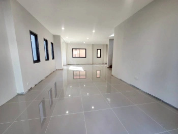 ธนาสิริ รัตนาธิเบศร์ บ้านมือสองตกเเต่งใหม่  บนทำเลเดินทางสะดวก เชื่อมต่อถนนรัตนาธิเบศร์ ถนนบางกรวย-ไทรน้อย ถนนราชพฤกษ์ ใกล้รถไฟฟ้าสายสีม่วง "สถานีบางพลู"