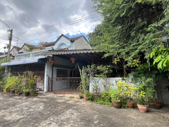 ขายที่ดินพร้อม ทาวน์เฮ้าส์ 2 ชั้นหลังมุม 50 ตรว.ซอยอินทามระ 43 แขวงรัชดาภิเษกรัชดาภิเษก เขตดินแดง กรุงเทพฯ ราคา 9,999,000 บาท