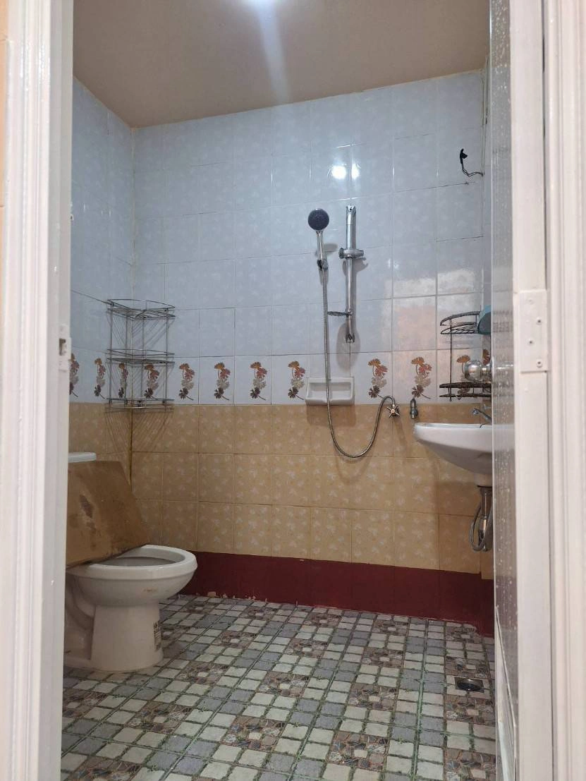 ขายทาวน์เฮ้าส์  หมู่บ้านทาวน์แอนด์คันทรี หนองจอก รีโนเวทใหม่ทั้งหลัง พร้อมอยู่