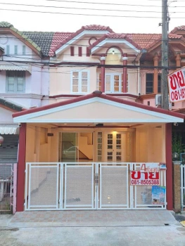 ขายทาวน์เฮ้าส์  หมู่บ้านทาวน์แอนด์คันทรี หนองจอก รีโนเวทใหม่ทั้งหลัง พร้อมอยู่