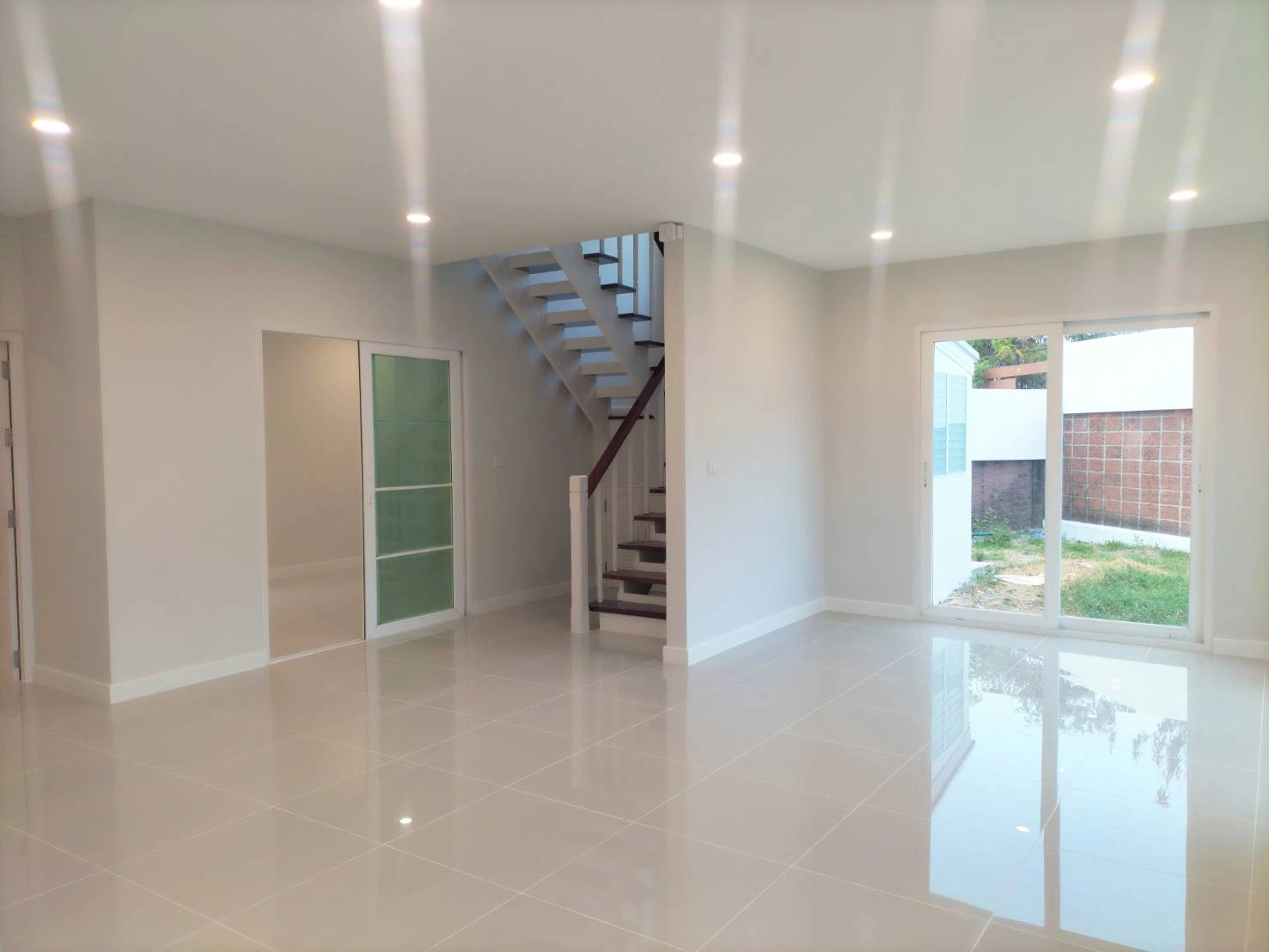 บ้านเดี่ยวตกเเต่งใหม่  ม.คาซ่าวิลล์ วัชรพล-สายไหม(มุม) ใกล้จุดขึ้นลงทางด่วน รามอินทรา-อาจณรงค์