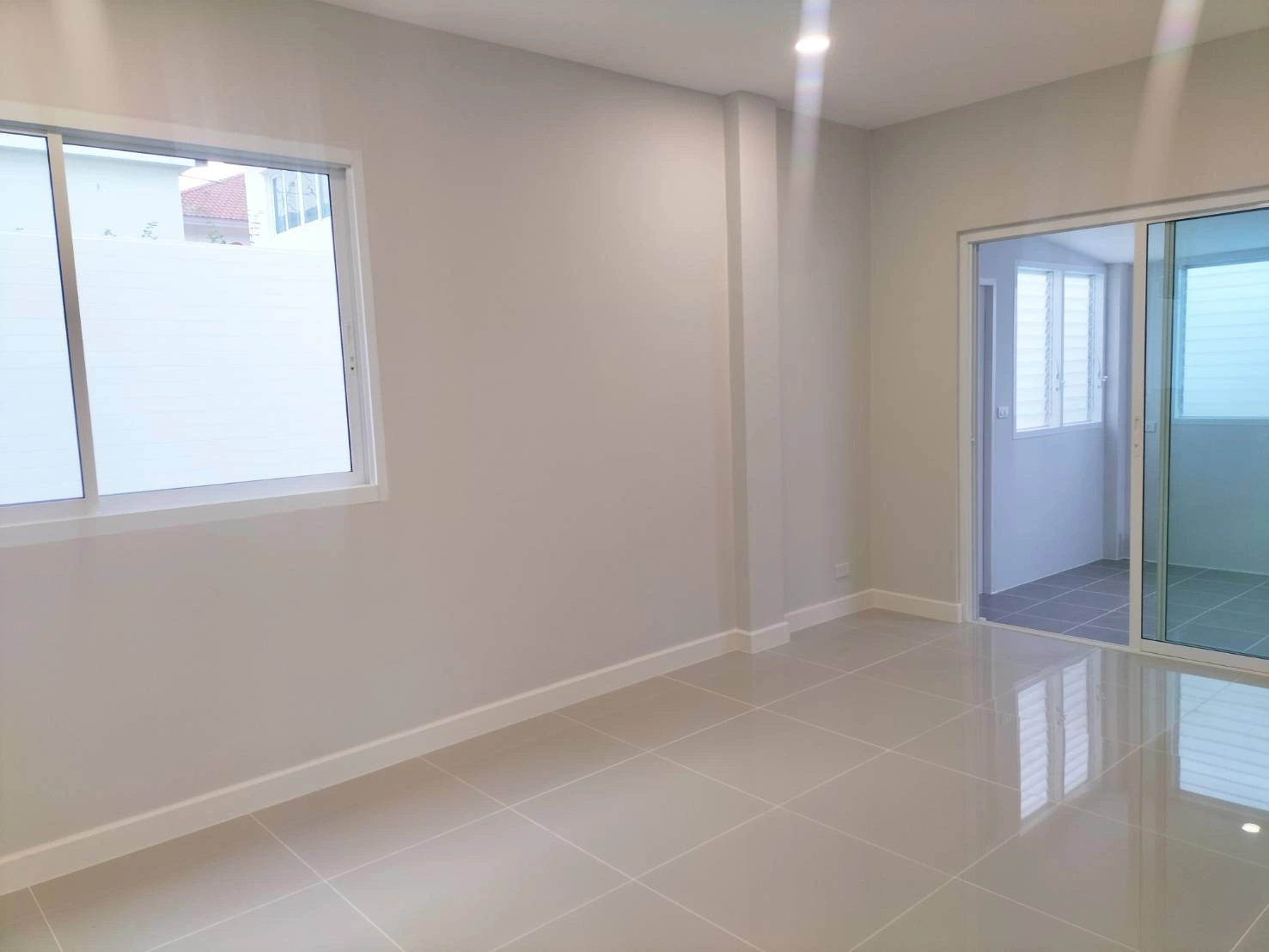 บ้านเดี่ยวตกเเต่งใหม่  ม.คาซ่าวิลล์ วัชรพล-สายไหม(มุม) ใกล้จุดขึ้นลงทางด่วน รามอินทรา-อาจณรงค์