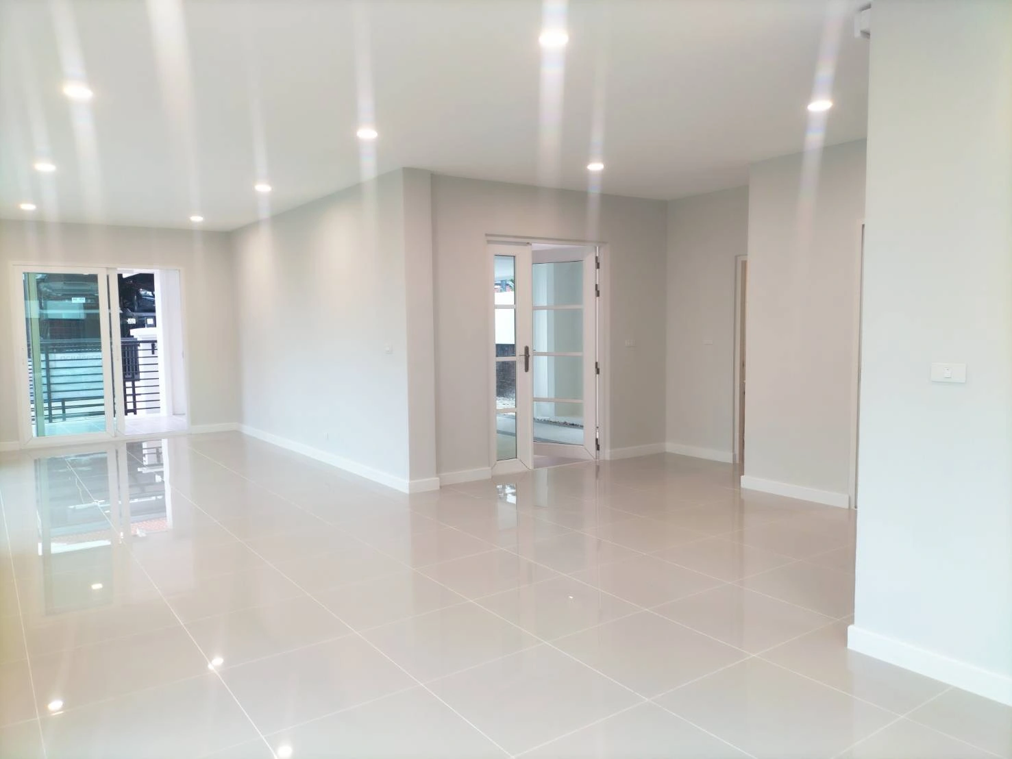 บ้านเดี่ยวตกเเต่งใหม่  ม.คาซ่าวิลล์ วัชรพล-สายไหม(มุม) ใกล้จุดขึ้นลงทางด่วน รามอินทรา-อาจณรงค์