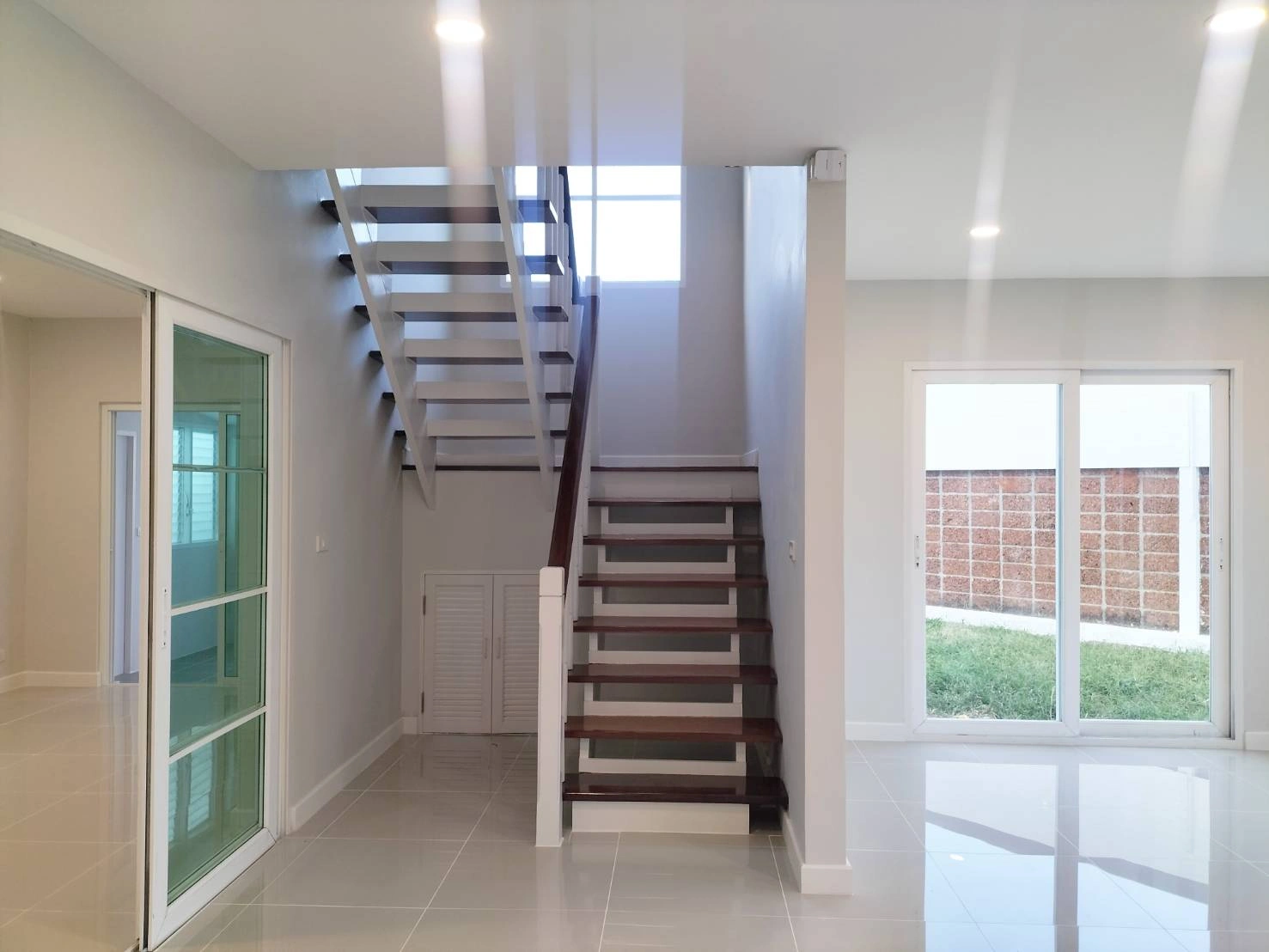 บ้านเดี่ยวตกเเต่งใหม่  ม.คาซ่าวิลล์ วัชรพล-สายไหม(มุม) ใกล้จุดขึ้นลงทางด่วน รามอินทรา-อาจณรงค์