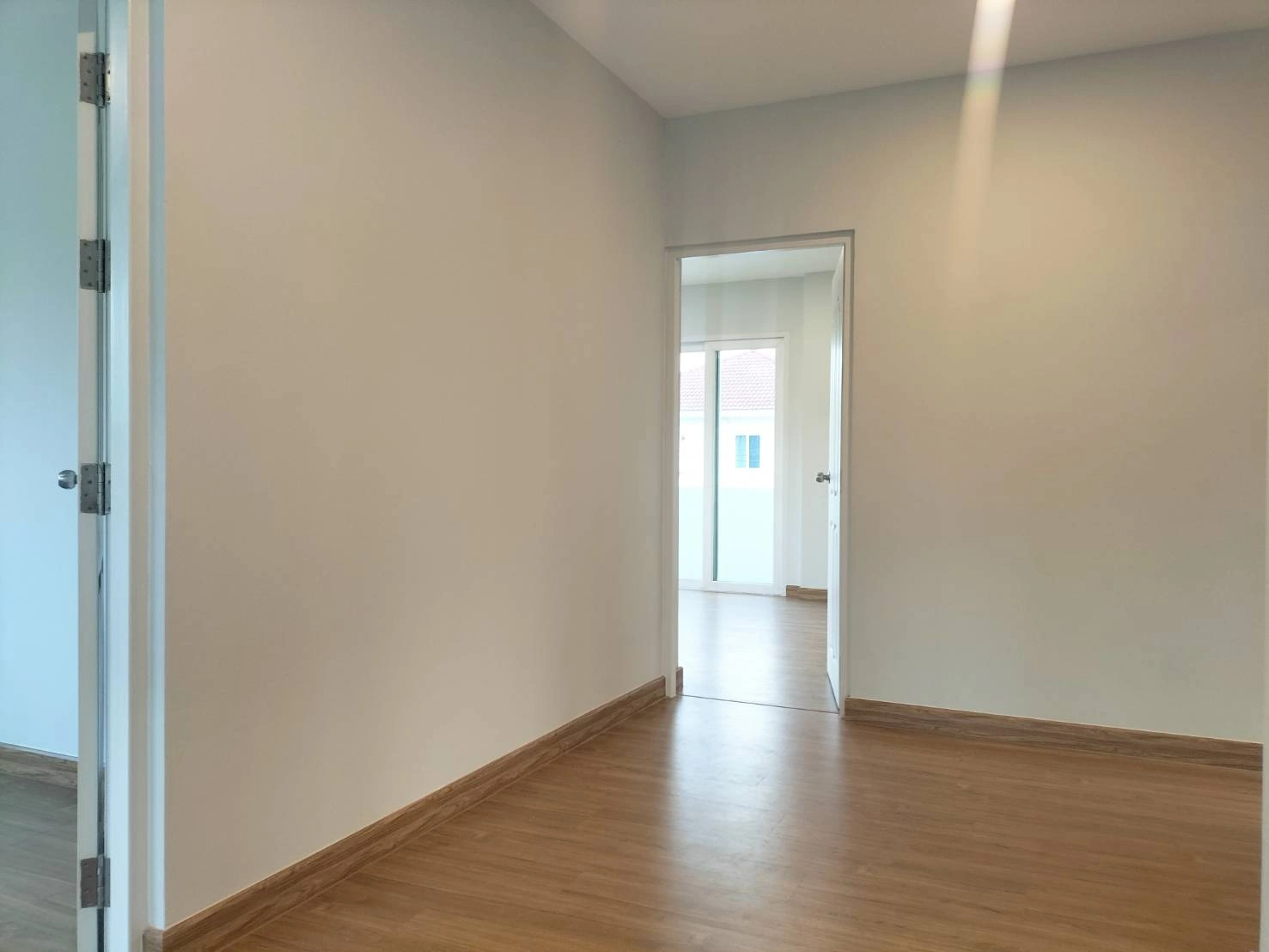 บ้านเดี่ยวตกเเต่งใหม่  ม.คาซ่าวิลล์ วัชรพล-สายไหม(มุม) ใกล้จุดขึ้นลงทางด่วน รามอินทรา-อาจณรงค์