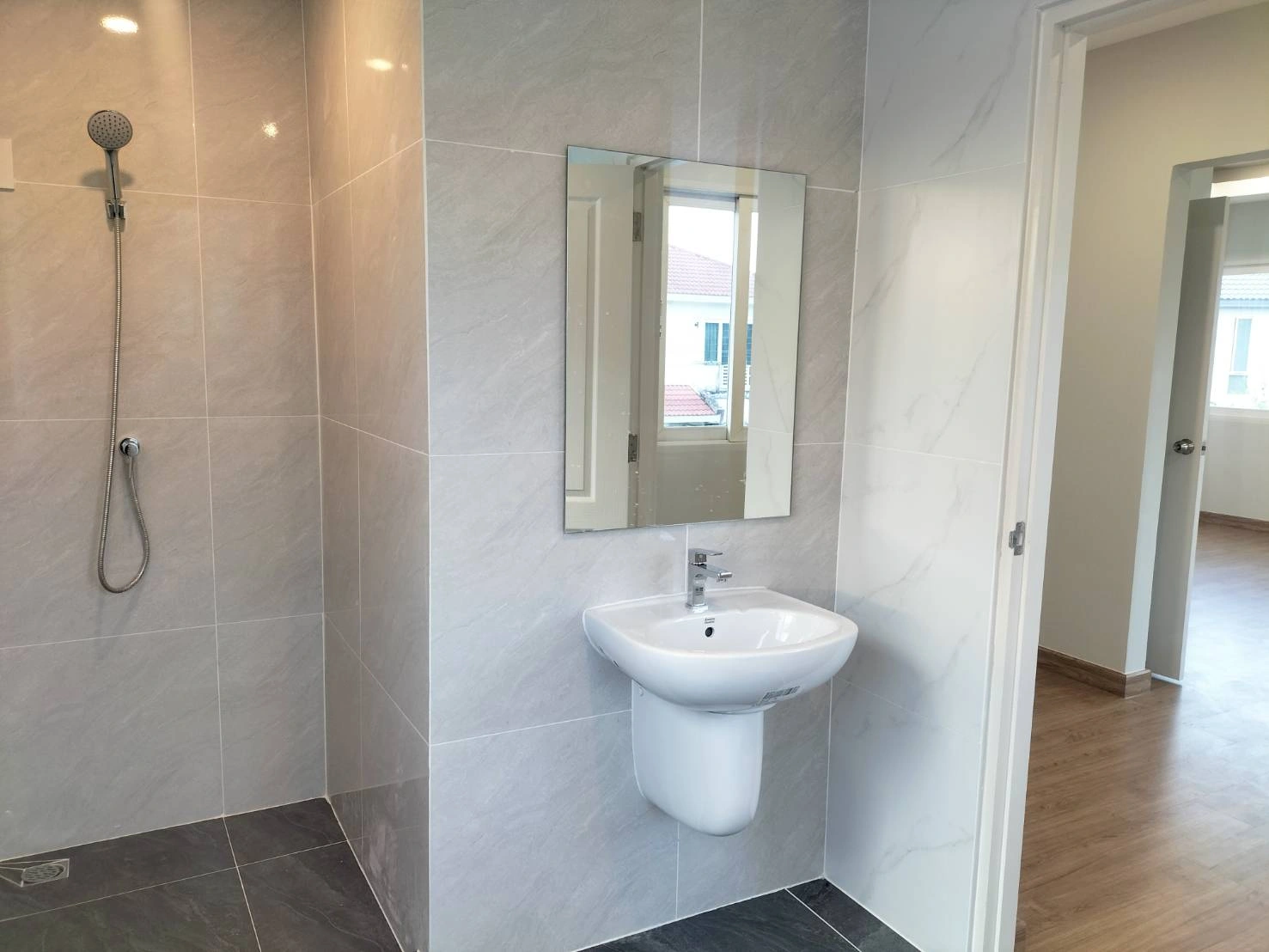 บ้านเดี่ยวตกเเต่งใหม่  ม.คาซ่าวิลล์ วัชรพล-สายไหม(มุม) ใกล้จุดขึ้นลงทางด่วน รามอินทรา-อาจณรงค์