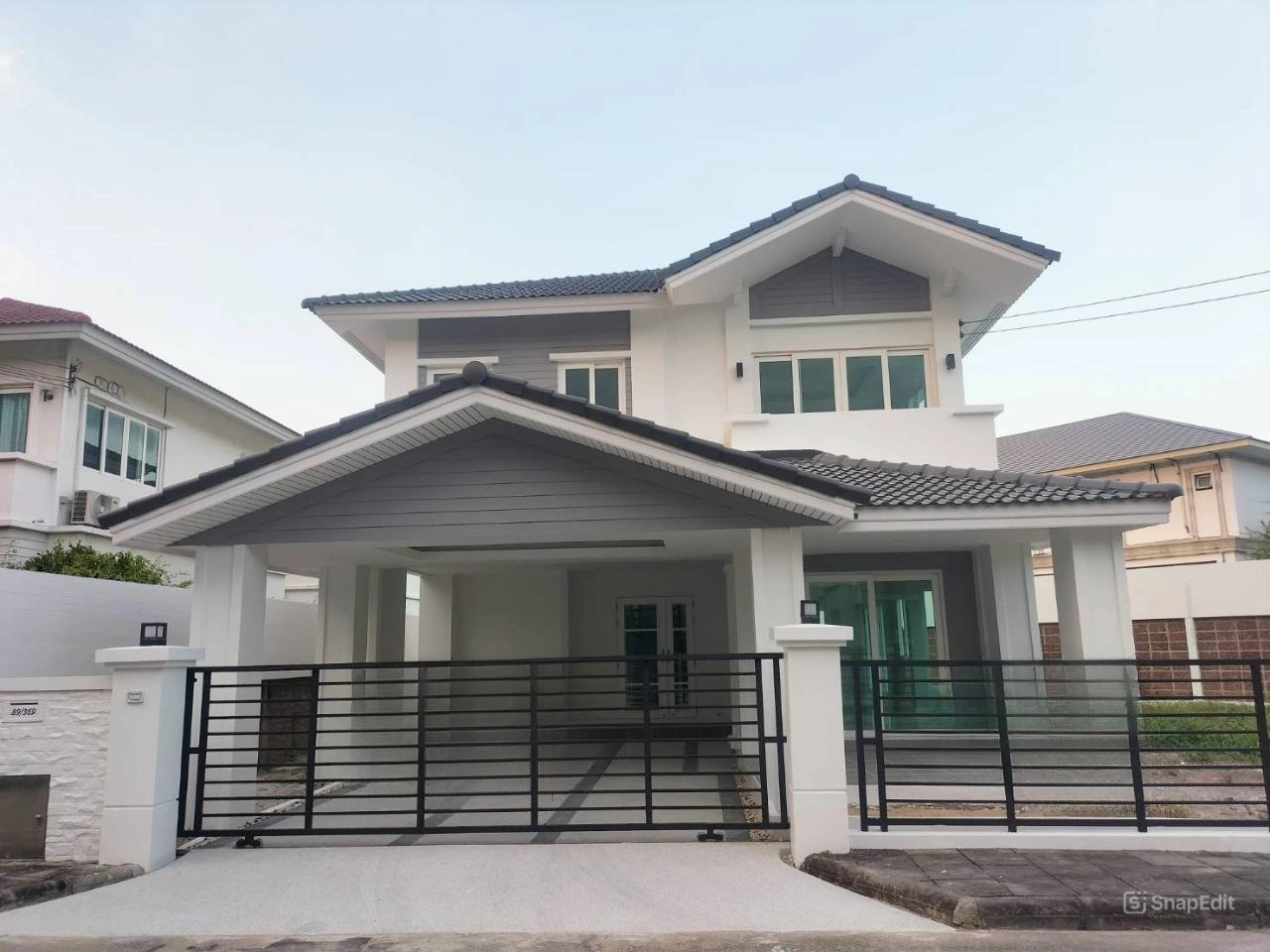 บ้านเดี่ยวตกเเต่งใหม่  ม.คาซ่าวิลล์ วัชรพล-สายไหม(มุม) ใกล้จุดขึ้นลงทางด่วน รามอินทรา-อาจณรงค์