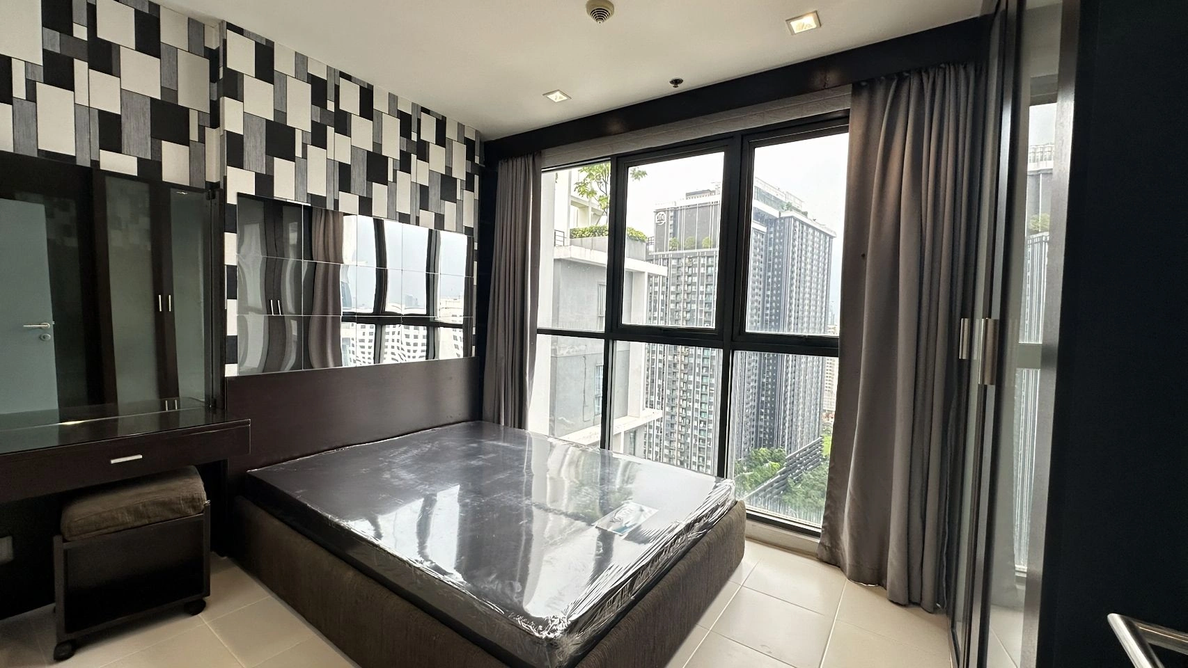 เจ้าของ ขาย - ให้เช่า IDEO MOBI RAMA9 - Duplex สไตล์โฮมออฟฟิศ 2ชั้น ติดรถไฟฟ้าใต้ดินMRT เซ็นทรัลพระราม9 Airport Link มักกะสัน, RCA ห้วยขวาง รัชดาภิเษก