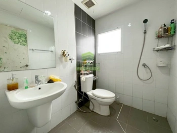 หมู่บ้านลลิลทาวน์ ไลโอ ลำลูกกา คลอง 4 – 5 ขายด่วน บ้านแฝด 2 ชั้น เนื้อที่ 35 ตร.ว ตกแต่งครบ ทำเลศักยภาพ