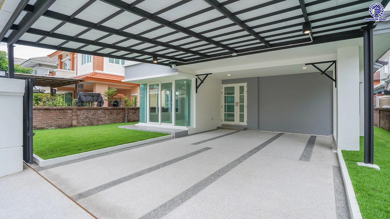 บ้านรีโนเวทใหม่ โครงการ คาซ่าวิลล์ ราชพฤกษ์-รัตนาธิเบศร์2 แบรนด์ Q.House รีโนเวทใหม่พร้อมเข้าอยู่ เนื้อที่ 54 ตร.ว. พื้นที่ใช้สอย 211.55 ตร.ม. ฟังก์ชันจัดเต็ม 4 ห้องนอน 3 ห้องน้ำ จอดรถได้ 2 คัน บนทำเลศักยภาพ ติดถนนราชพฤกษ์ ใกล้รถไฟฟ้าสายสีม่วง "สถานีบางรักน้อยท่าอิฐ" และทางด่วน "ศรีรัช"