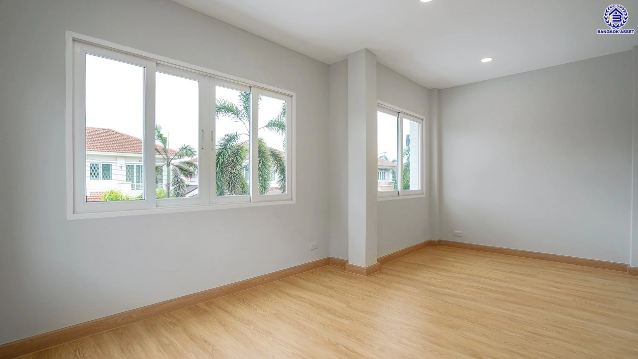 บ้านรีโนเวทใหม่ โครงการ คาซ่าวิลล์ ราชพฤกษ์-รัตนาธิเบศร์2 แบรนด์ Q.House รีโนเวทใหม่พร้อมเข้าอยู่ เนื้อที่ 54 ตร.ว. พื้นที่ใช้สอย 211.55 ตร.ม. ฟังก์ชันจัดเต็ม 4 ห้องนอน 3 ห้องน้ำ จอดรถได้ 2 คัน บนทำเลศักยภาพ ติดถนนราชพฤกษ์ ใกล้รถไฟฟ้าสายสีม่วง "สถานีบางรักน้อยท่าอิฐ" และทางด่วน "ศรีรัช"