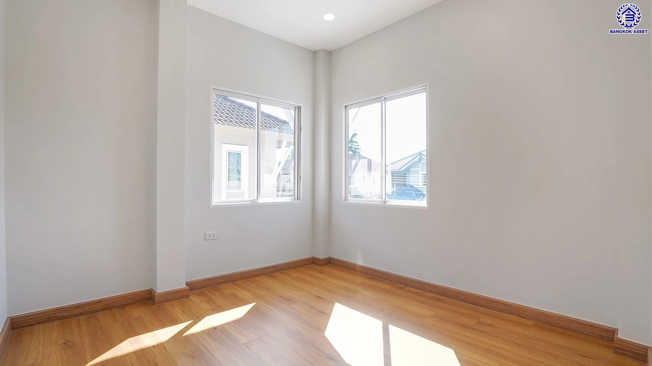 บ้านรีโนเวทใหม่ โครงการ ปริญญดา เกษตร-นวมินทร์ แจ่มจันทร์ หลังมุม เนื้อที่ 58.30 ตร.ว. พื้นที่ใช้สอย 209.58 ตร.ม. ฟังก์ชัน 3 ห้องนอน 3 ห้องน้ำ 2 ที่จอดรถ บ้านทำเลเมือง การเดินทางสะดวกเชื่อมต่อถนนประเสริฐมนูกิจ ถนนรามอินทรา ถนนพหลโยธิน ใกล้เซ็นทรัล อีสต์วิลล์ โรงเรียนเลิศหล้า และใกล้จุดขึ้นทางด่วน