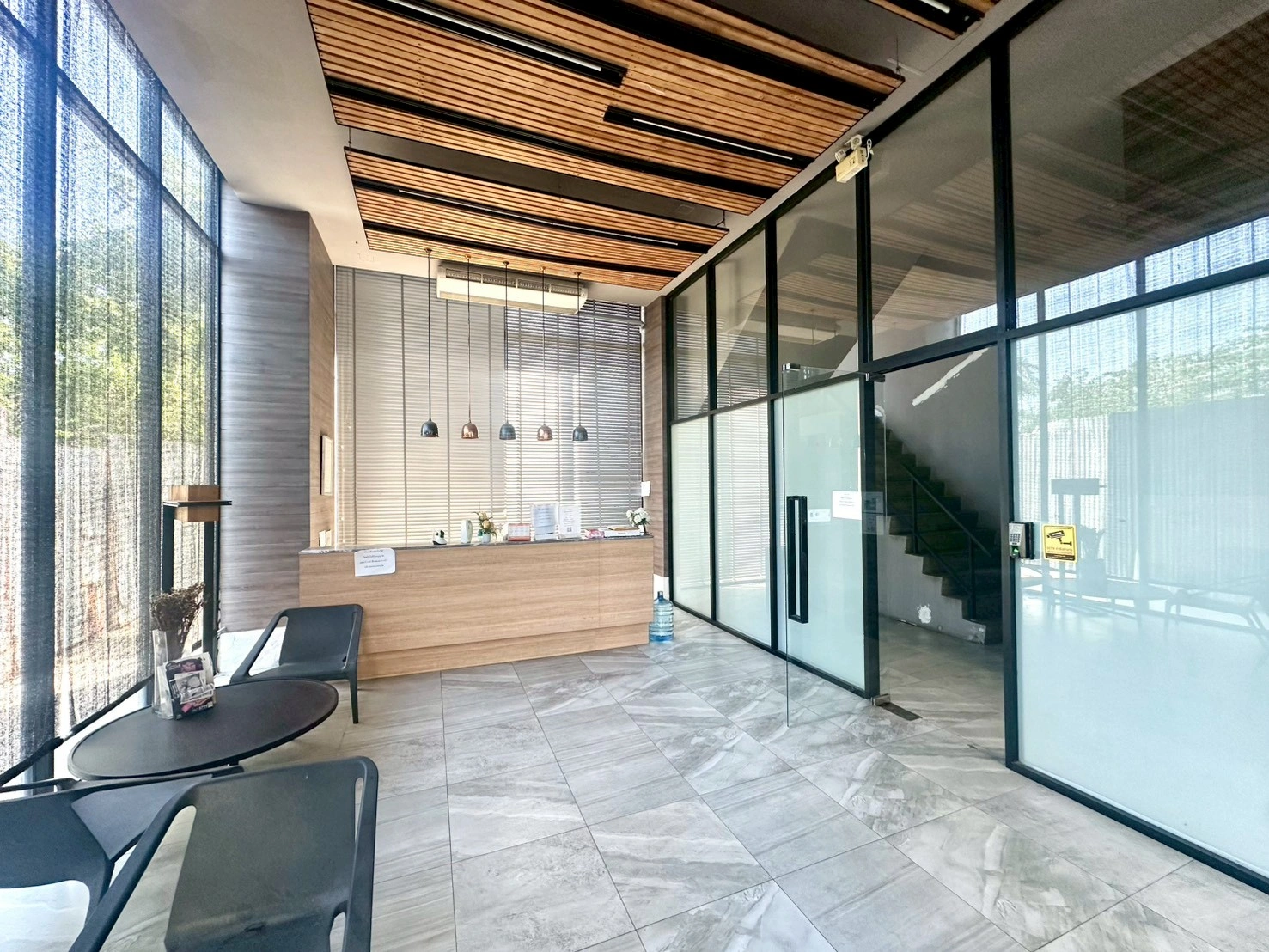 ขายถูกมาก  ไลท์สเตจ คอนโด Light Stage Condominium เอแบคบางนา  ห้องมุม ขายพร้อมผู้เช่า