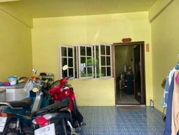 ขายทาวน์เฮ้าส์ 2 ชั้น หมู่บ้านใต้ร่มทอง2 ทับเที่ยง ตรัง เนื้อที่ 18.40 ตร.ว ต่อเติมครบ ทำเลดี ใกล้ตัวเมืองตรัง