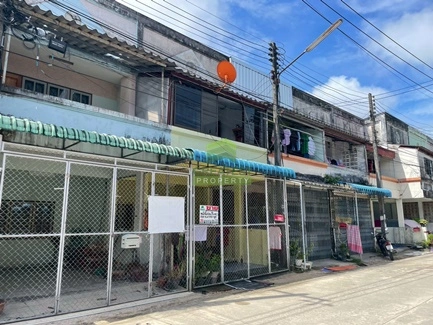 ขายทาวน์เฮ้าส์ 2 ชั้น หมู่บ้านใต้ร่มทอง2 ทับเที่ยง ตรัง เนื้อที่ 18.40 ตร.ว ต่อเติมครบ ทำเลดี ใกล้ตัวเมืองตรัง