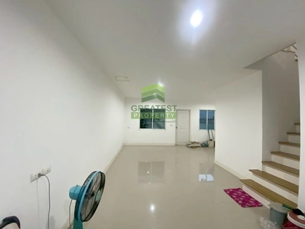 ขายทาวน์โฮม 2 ชั้น หมู่บ้านนิรันดร์วิลล์ 55 ศรีนครินทร์ เนื้อที่ 25.90 ตร.ว แปลงริม ทำเลดี