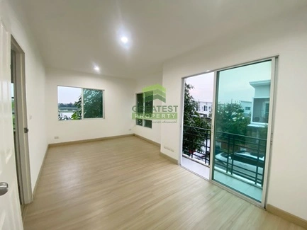 ขายทาวน์โฮม 2 ชั้น หมู่บ้านนิรันดร์วิลล์ 55 ศรีนครินทร์ เนื้อที่ 25.90 ตร.ว แปลงริม ทำเลดี