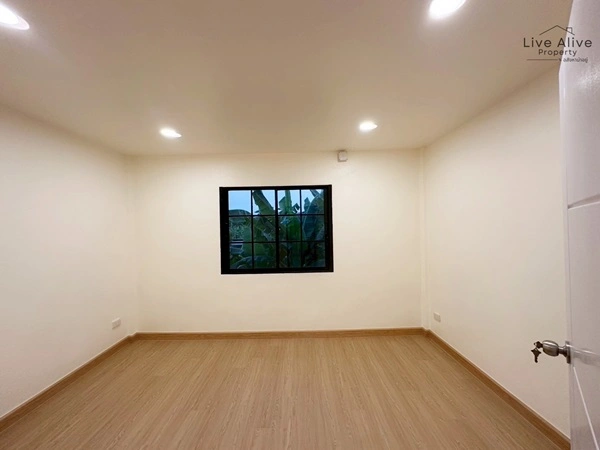 ขายทาวน์เฮาส์ 2 ชั้น NexHaus44 ปากซอยอ่อนนุช 44 เดินทางเข้าโซนทองหล่อ พระราม 9 รีโนเวทใหม่ทั้งหลัง พร้อมเข้าอยู่ โทร 085-826-6936