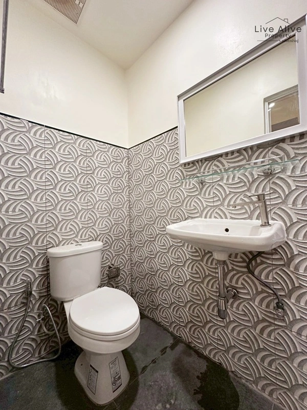 ขายทาวน์เฮาส์ 2 ชั้น NexHaus44 ปากซอยอ่อนนุช 44 เดินทางเข้าโซนทองหล่อ พระราม 9 รีโนเวทใหม่ทั้งหลัง พร้อมเข้าอยู่ โทร 085-826-6936