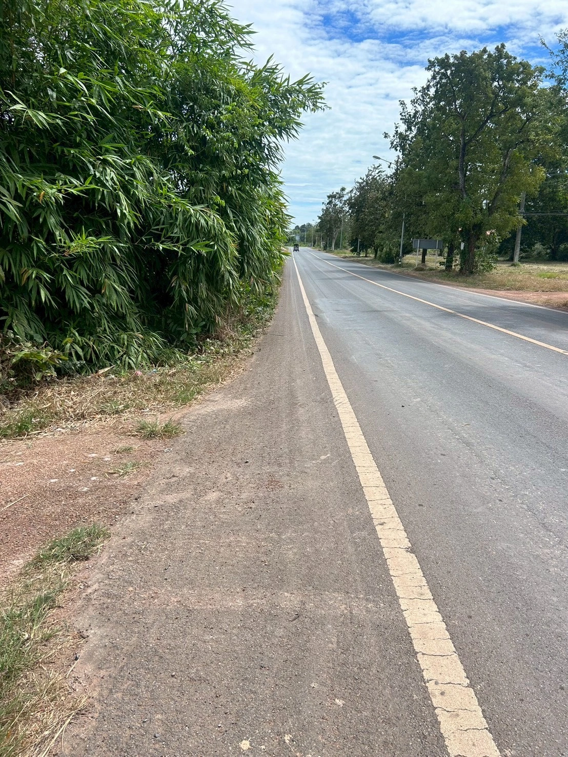 ขายที่ดินเปล่า 21-0-31 ไร่ ติดถนนสุวรรณเกสร ต.โพธิ์งาม อ.ประจันตคาม จ.ปราจีนบุรี ราคา 22,000,000 บาท