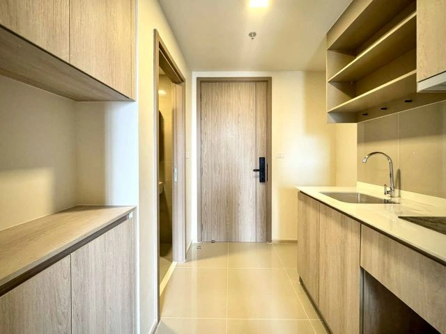 CM04360 ขายดาวน์ คอนโด โฟล บาย แสนสิริ FLO by Sansiri คอนโดมิเนียม ถนนสมเด็จเจ้าพระยา