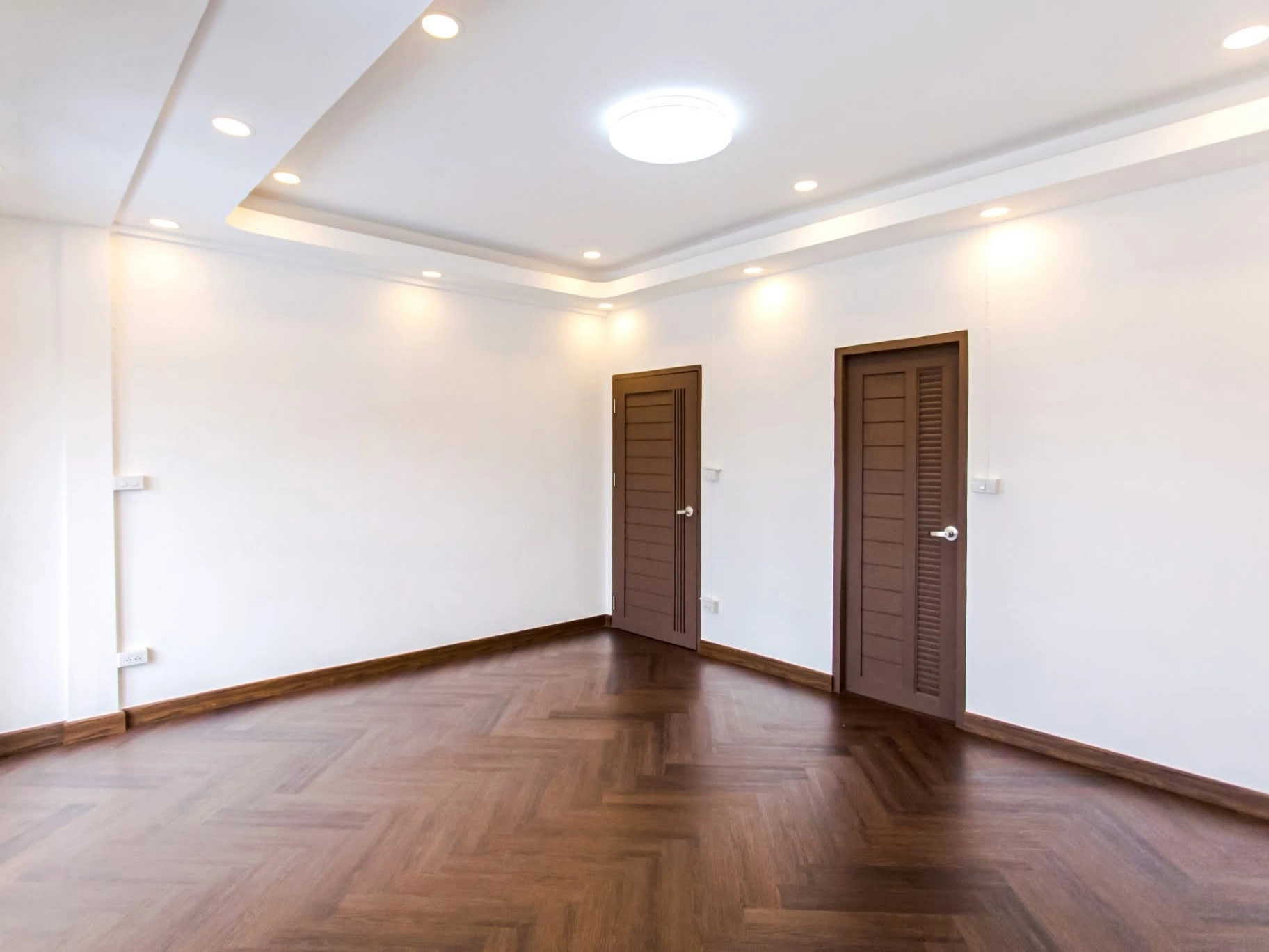 ขายทาวน์โฮม 3 ชั้น รีโนเวทใหม่ทั้งหลัง เลียบด่วนรามอินทรา–ประดิษฐ์มนูธรรม 10 ขนาด 28 ตร.วา 4 ห้องนอน 4 ห้องน้ำ จอดรถ 3–4 คัน ใกล้รถไฟฟ้าสายสีเหลือง ทางด่วน และ Central EastVille พร้อมอยู่ ราคาพิเศษ