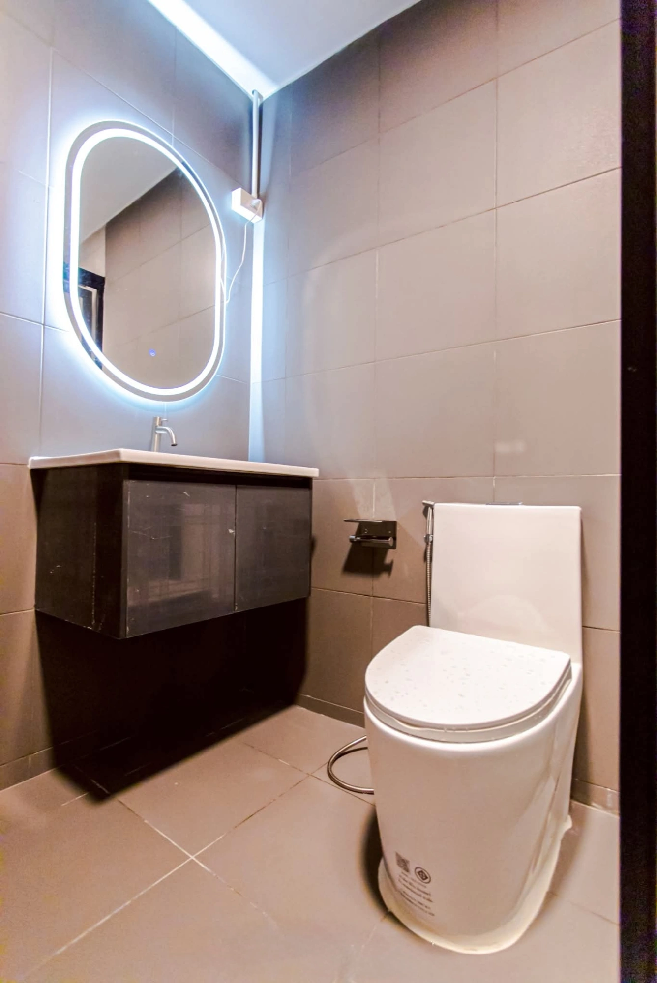 ขายทาวน์โฮม 3 ชั้น รีโนเวทใหม่ทั้งหลัง เลียบด่วนรามอินทรา–ประดิษฐ์มนูธรรม 10 ขนาด 28 ตร.วา 4 ห้องนอน 4 ห้องน้ำ จอดรถ 3–4 คัน ใกล้รถไฟฟ้าสายสีเหลือง ทางด่วน และ Central EastVille พร้อมอยู่ ราคาพิเศษ