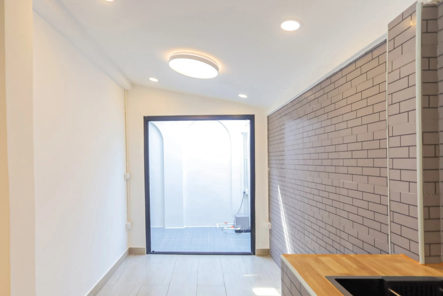 ทาวน์เฮ้าส์ หมู่บ้านเคหะธานี 2 นวลจันทร์ 56 บ้านรีโนเวทใหม่ ชั้นเดียว เนื้อที่ 36 ตร.วา 3 ห้องนอน 2 ห้องน้ำ เหมาะสำหรับอยู่กับพ่อแม่หรือวัยเกษียณ เดินสะดวก ปลอดภัย ใกล้โรงพยาบาล ตลาด และแหล่งชุมชน