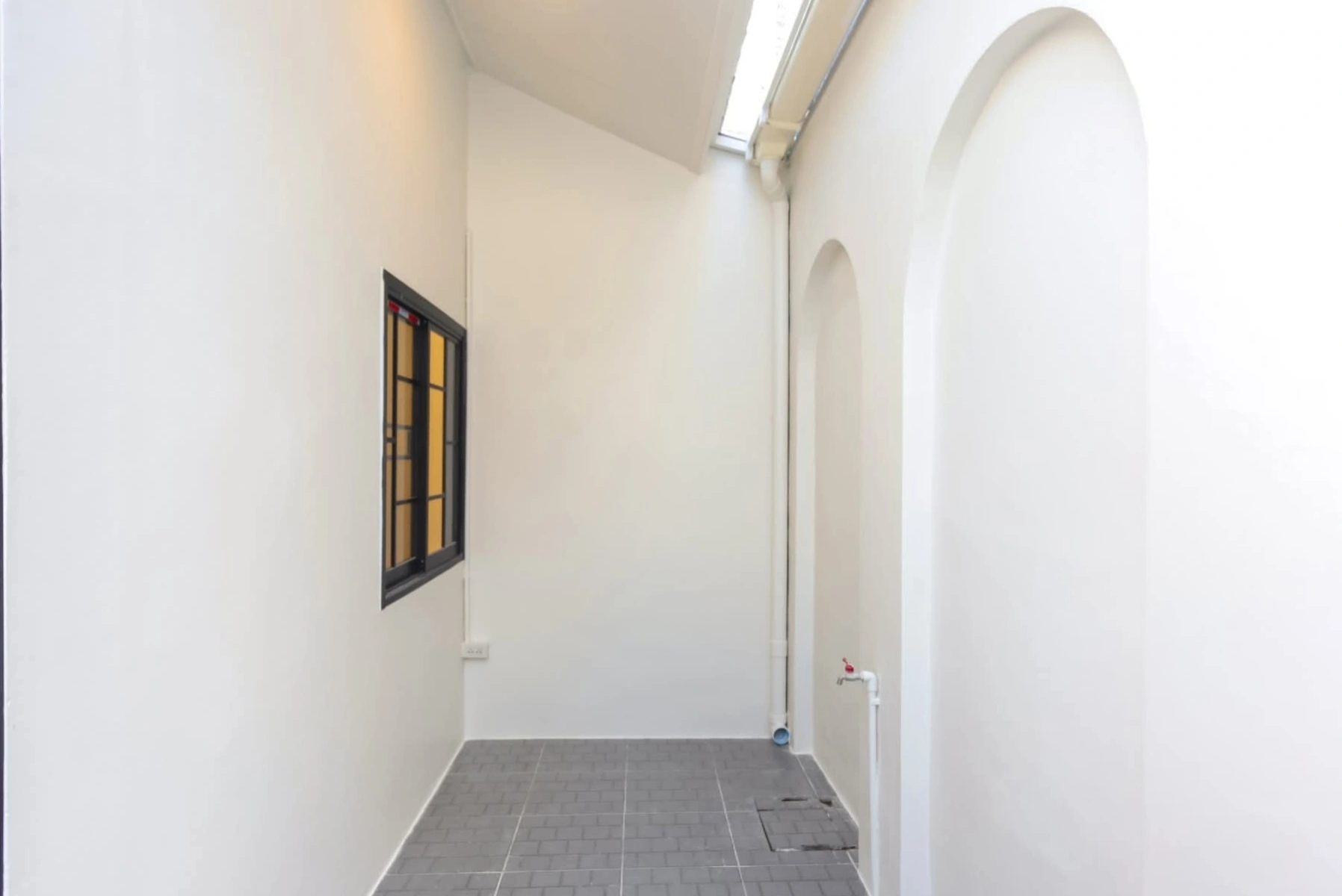 ทาวน์เฮ้าส์ หมู่บ้านเคหะธานี 2 นวลจันทร์ 56 บ้านรีโนเวทใหม่ ชั้นเดียว เนื้อที่ 36 ตร.วา 3 ห้องนอน 2 ห้องน้ำ เหมาะสำหรับอยู่กับพ่อแม่หรือวัยเกษียณ เดินสะดวก ปลอดภัย ใกล้โรงพยาบาล ตลาด และแหล่งชุมชน