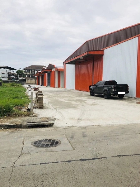 ให้เช่าโกดังสร้างใหม่ให้เช่า ลาดพร้าว 91 มี 2 ขนาด 280ตรมและ 560 ตรม พร้อมอยู่ 25 ธค 68 ใกล้สถานนีรถไฟฟ้าสายสีเหลือง