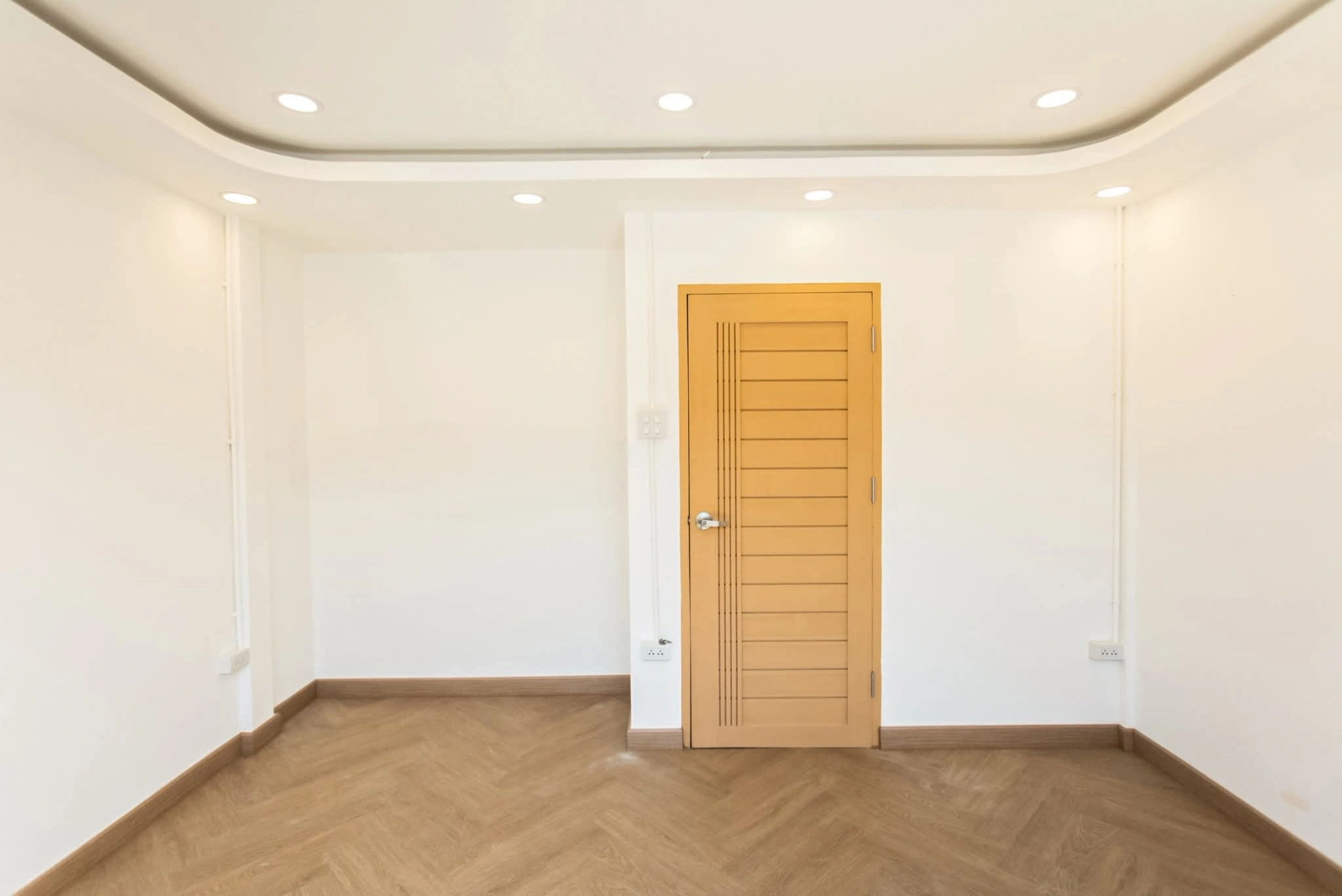 ทาวน์เฮ้าส์ นวมินทร์ 135 แยก 4-1 รีโนเวทใหม่ทั้งหลัง เนื้อที่ 16 ตร.ว. 2 นอน 2 น้ำ พื้น SPC เกรดพรีเมียม ระบบน้ำไฟใหม่ จอดรถ 1 คัน ใกล้ โลตัส สุขาภิบาล1 ตลาดปัฐวิกรณ์ Makro นวมินทร์ ทางด่วน เลียบทางด่วนฯ และมอเตอร์เวย์