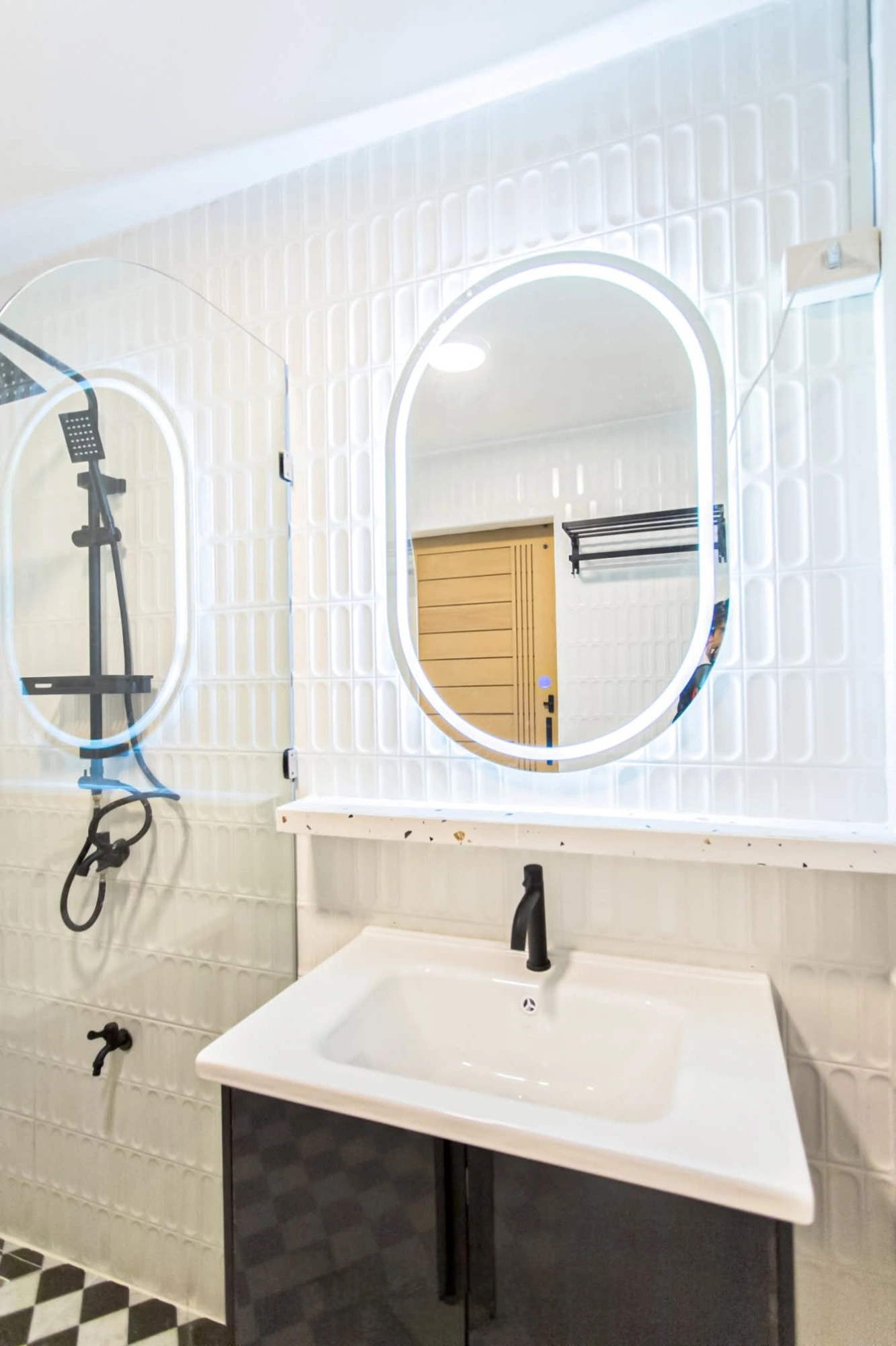 ทาวน์เฮ้าส์ นวมินทร์ 135 แยก 4-1 รีโนเวทใหม่ทั้งหลัง เนื้อที่ 16 ตร.ว. 2 นอน 2 น้ำ พื้น SPC เกรดพรีเมียม ระบบน้ำไฟใหม่ จอดรถ 1 คัน ใกล้ โลตัส สุขาภิบาล1 ตลาดปัฐวิกรณ์ Makro นวมินทร์ ทางด่วน เลียบทางด่วนฯ และมอเตอร์เวย์