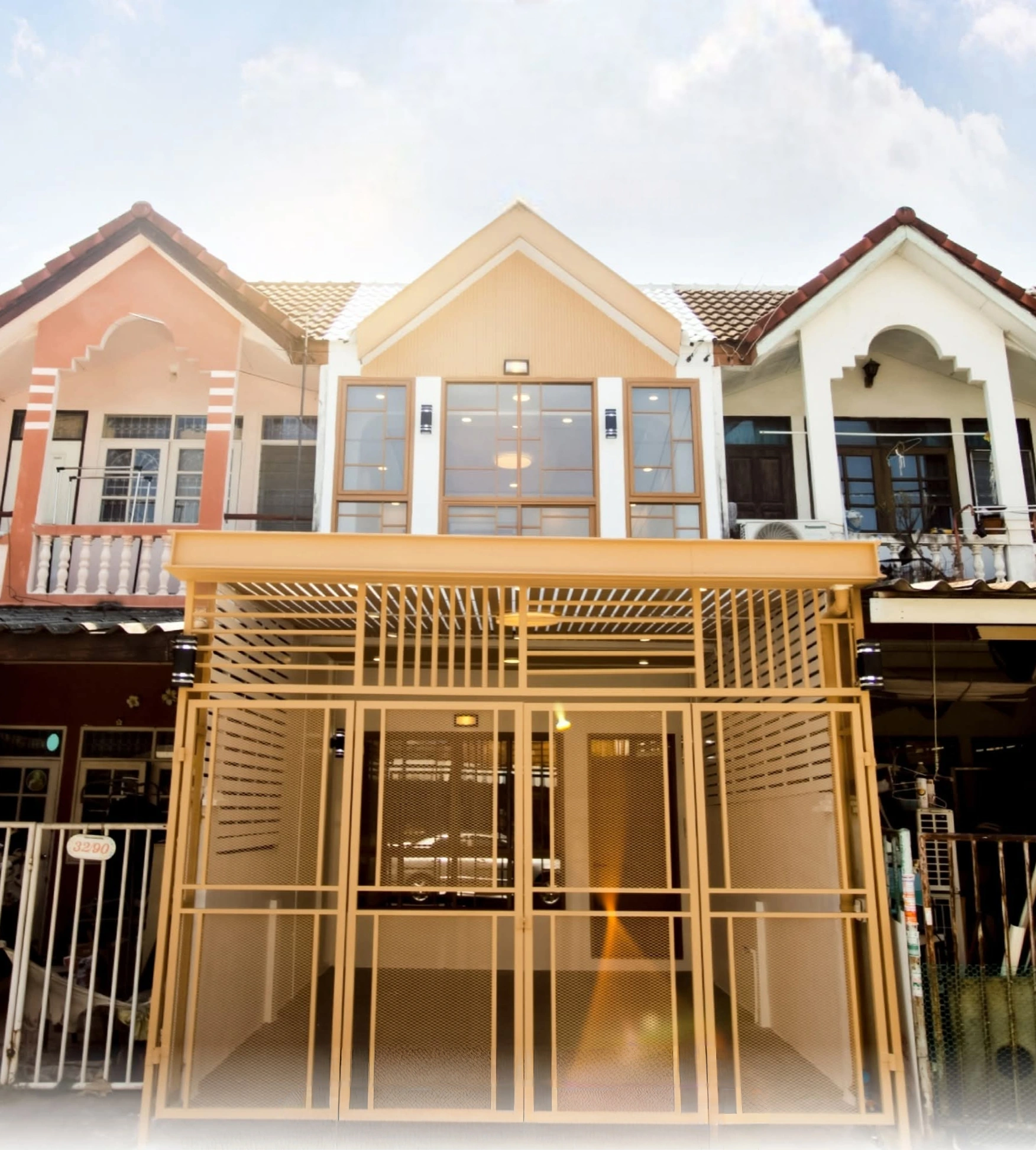 ทาวน์เฮ้าส์ นวมินทร์ 135 แยก 4-1 รีโนเวทใหม่ทั้งหลัง เนื้อที่ 16 ตร.ว. 2 นอน 2 น้ำ พื้น SPC เกรดพรีเมียม ระบบน้ำไฟใหม่ จอดรถ 1 คัน ใกล้ โลตัส สุขาภิบาล1 ตลาดปัฐวิกรณ์ Makro นวมินทร์ ทางด่วน เลียบทางด่วนฯ และมอเตอร์เวย์