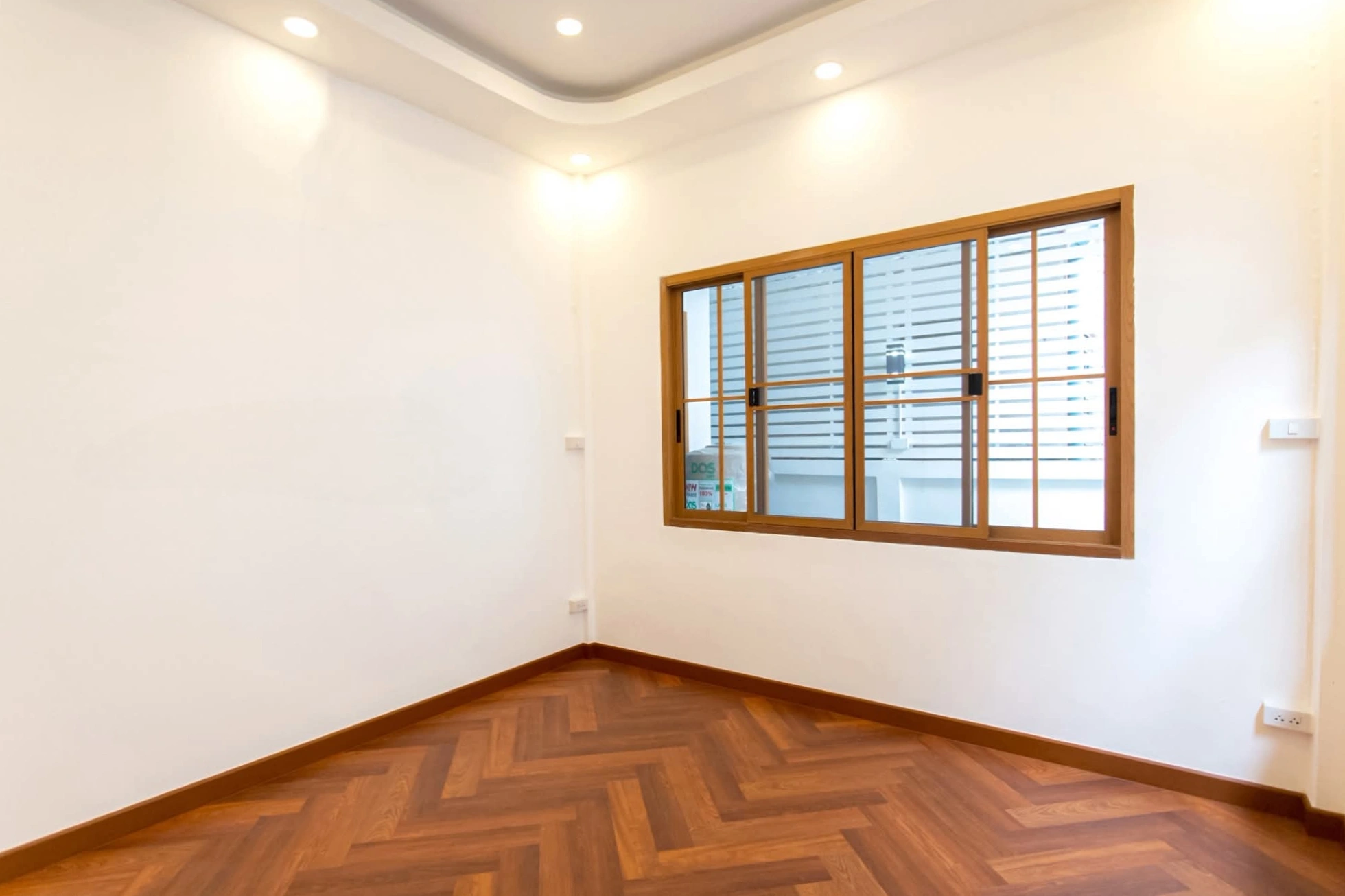 บ้านแฝด นวมินทร์ 109 แยก 3 ชั้นเดียว เลียบด่วนรามอินทรา เนื้อที่ 40 ตร.วา 2 นอน 2 น้ำ สไตล์ Cozy อบอุ่น มีพื้นที่รอบบ้าน อยู่สบาย ทำเลเงียบสงบ ใกล้ตลาดปัฐวิกรณ์ Makro นวมินทร์ โรงเรียน โรงพยาบาล และทางด่วนศรีรัช เลียบด่วนรามอินทรา อนาคต รถไฟฟ้าสายสีเทา