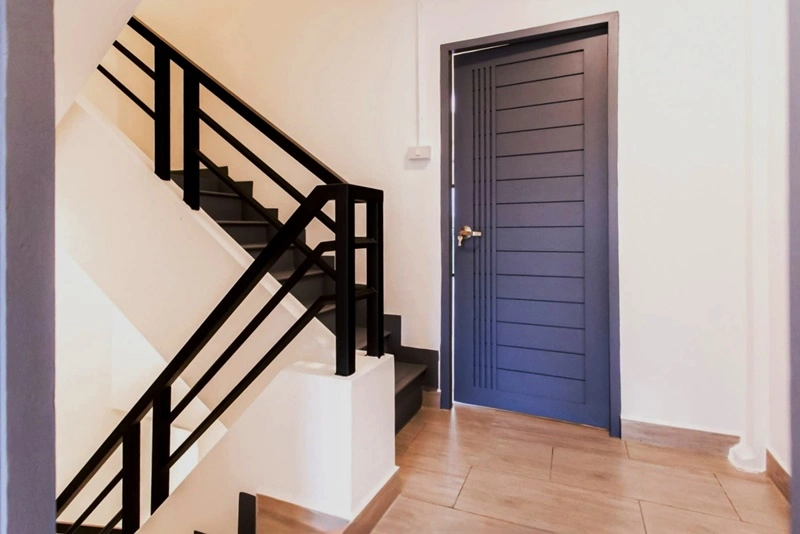 ทาวน์โฮม ซอยเสรีไทย 17 รีโนเวทใหม่ 3 ชั้น เนื้อที่ 27 ตร.วา 4 นอน 4 น้ำ 2 จอด ครัวใหม่ โซนบางกะปิ ใกล้รถไฟฟ้าสายสีเหลือง สถานีบางกะปิ