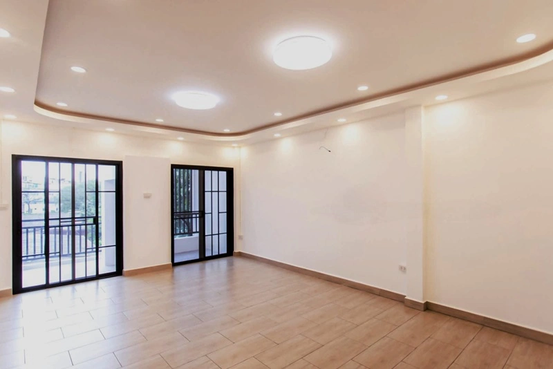 ทาวน์โฮม ซอยเสรีไทย 17 รีโนเวทใหม่ 3 ชั้น เนื้อที่ 27 ตร.วา 4 นอน 4 น้ำ 2 จอด ครัวใหม่ โซนบางกะปิ ใกล้รถไฟฟ้าสายสีเหลือง สถานีบางกะปิ